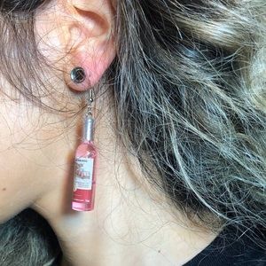 ✨ New Pair of HANDMADE Wine Bottle Drop Earrings ✨